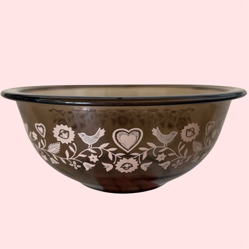 Vintage Pyrex 323 Festive Harvest Smoky Glass Birds Hearts 1.5 L Mixing Bowl